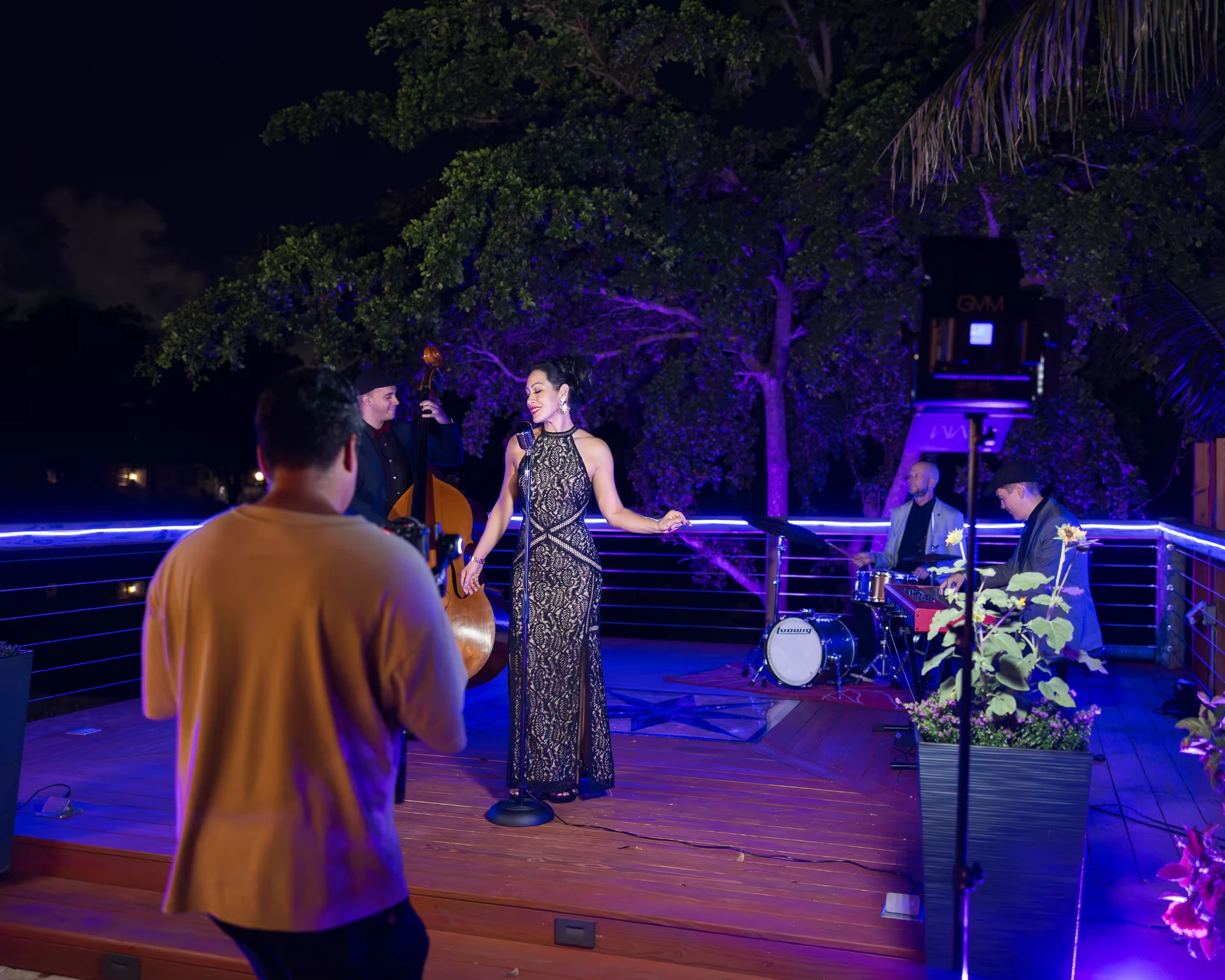 Melina Soochan with her French Jazz ensemble, professional shoot photo 6